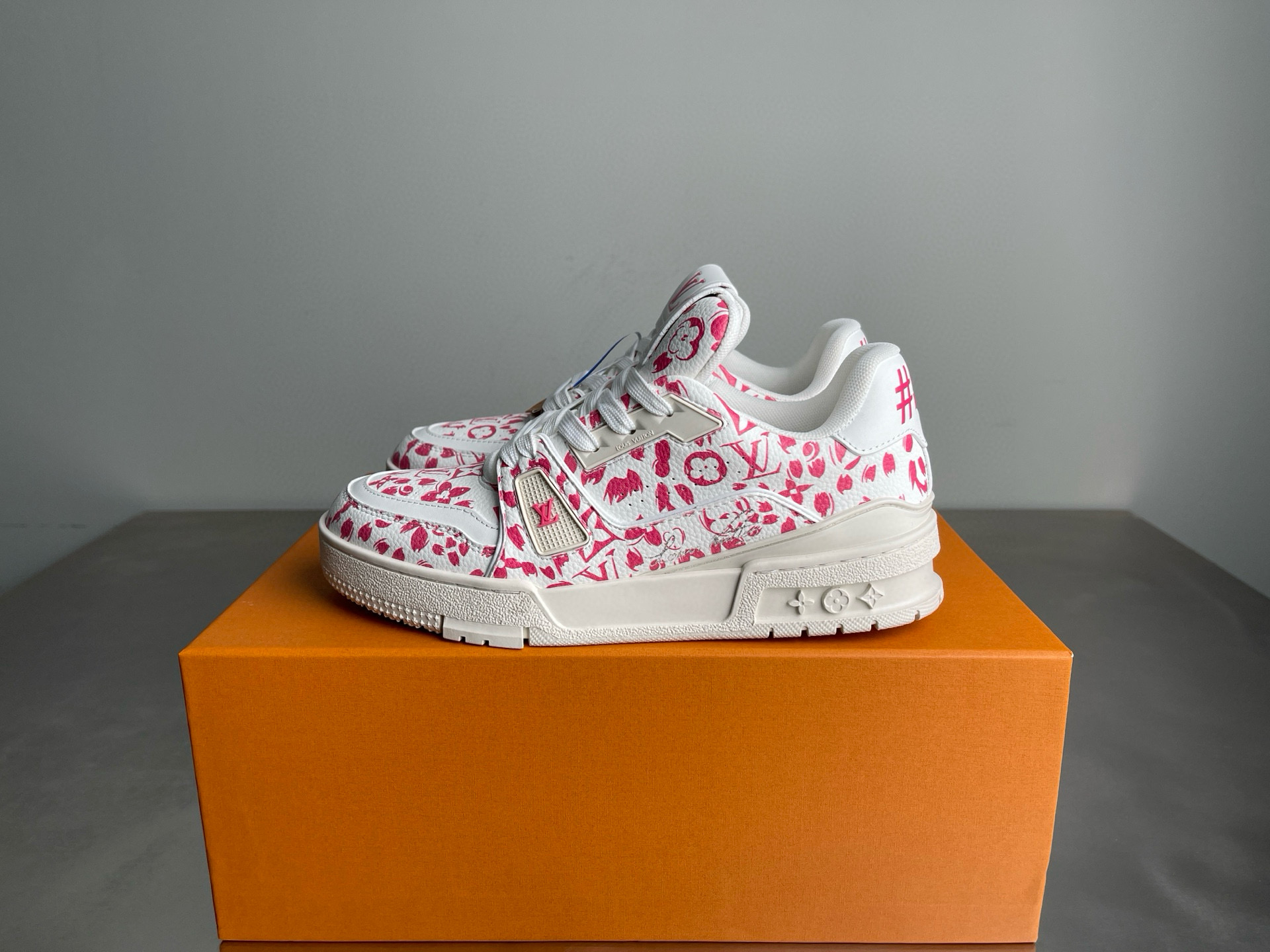 LV shoe