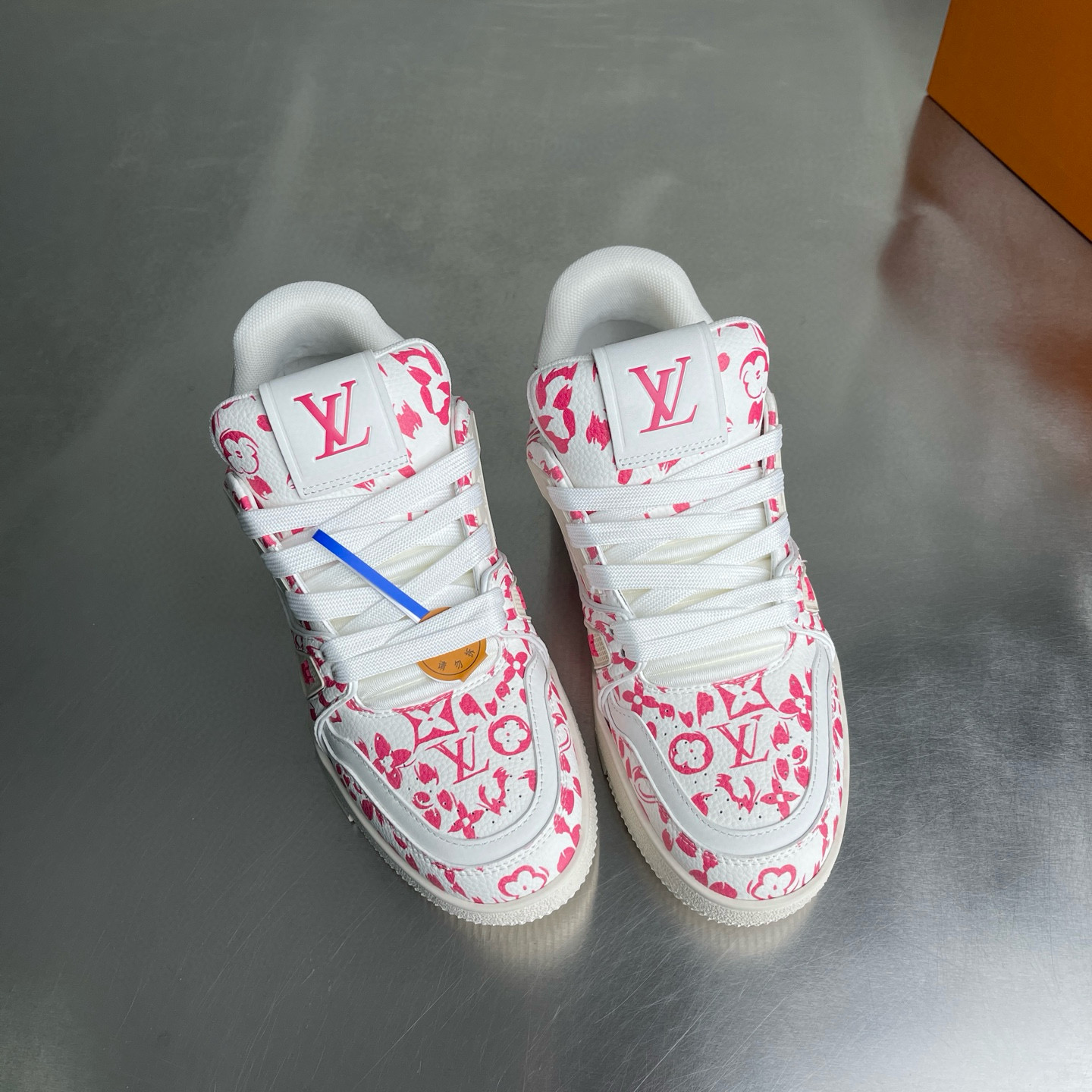 LV shoe
