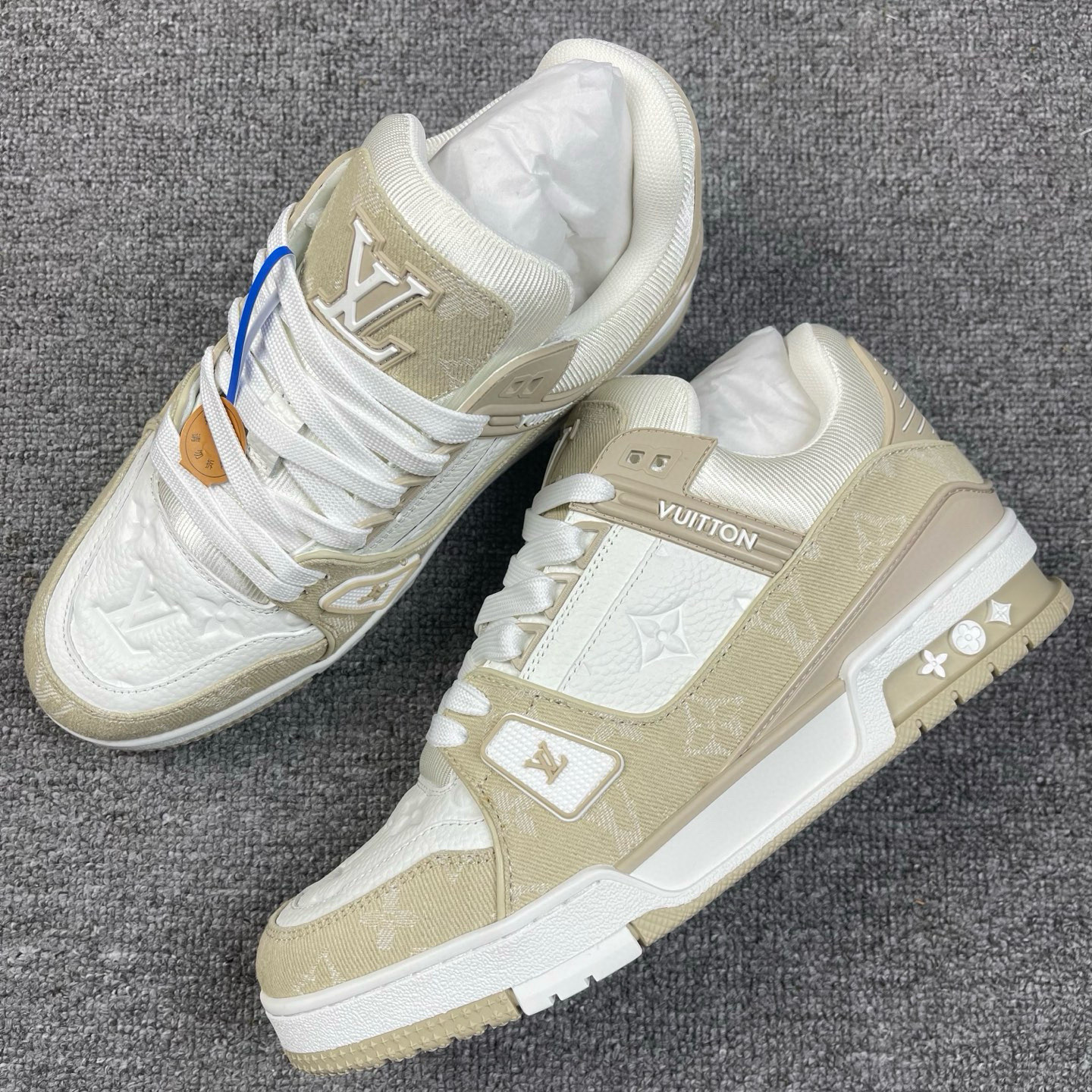 LV shoe
