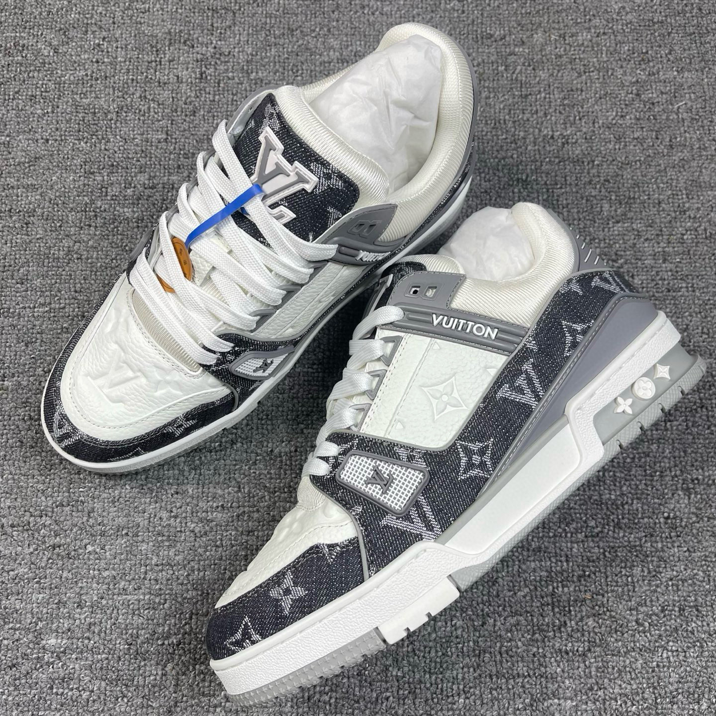 LV shoe