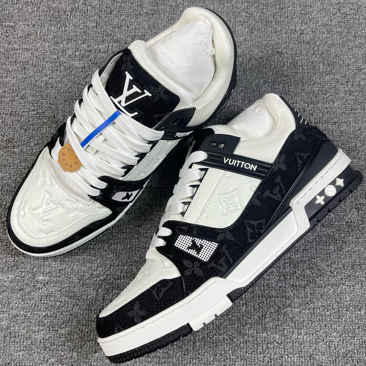 LV shoe
