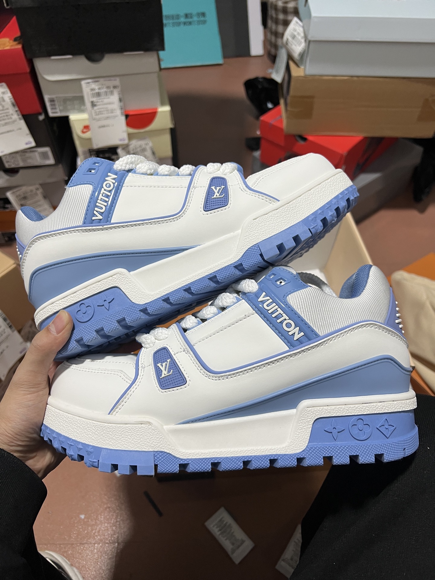 LV shoe