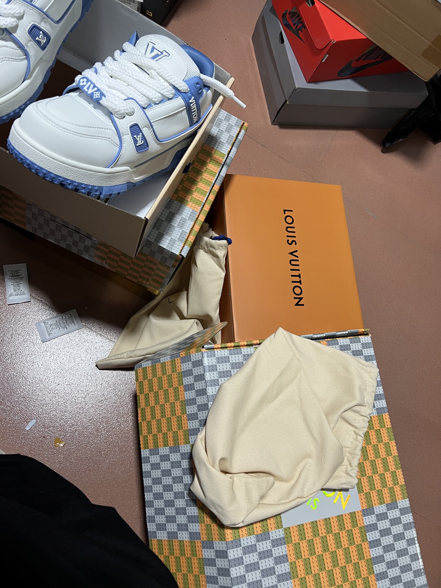 LV shoe