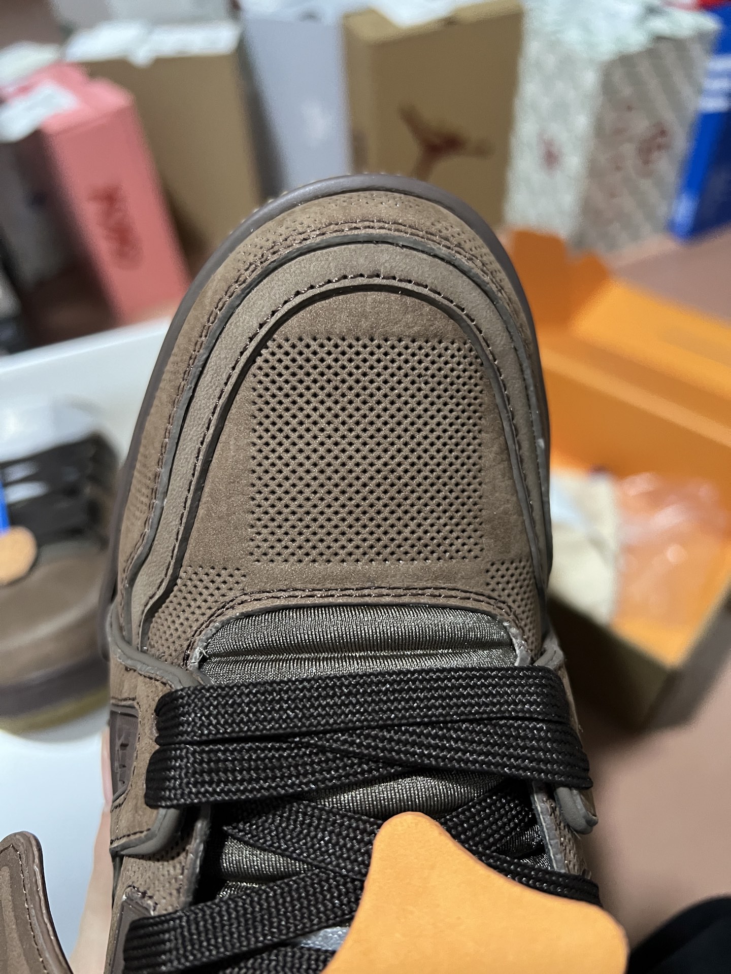 LV shoe