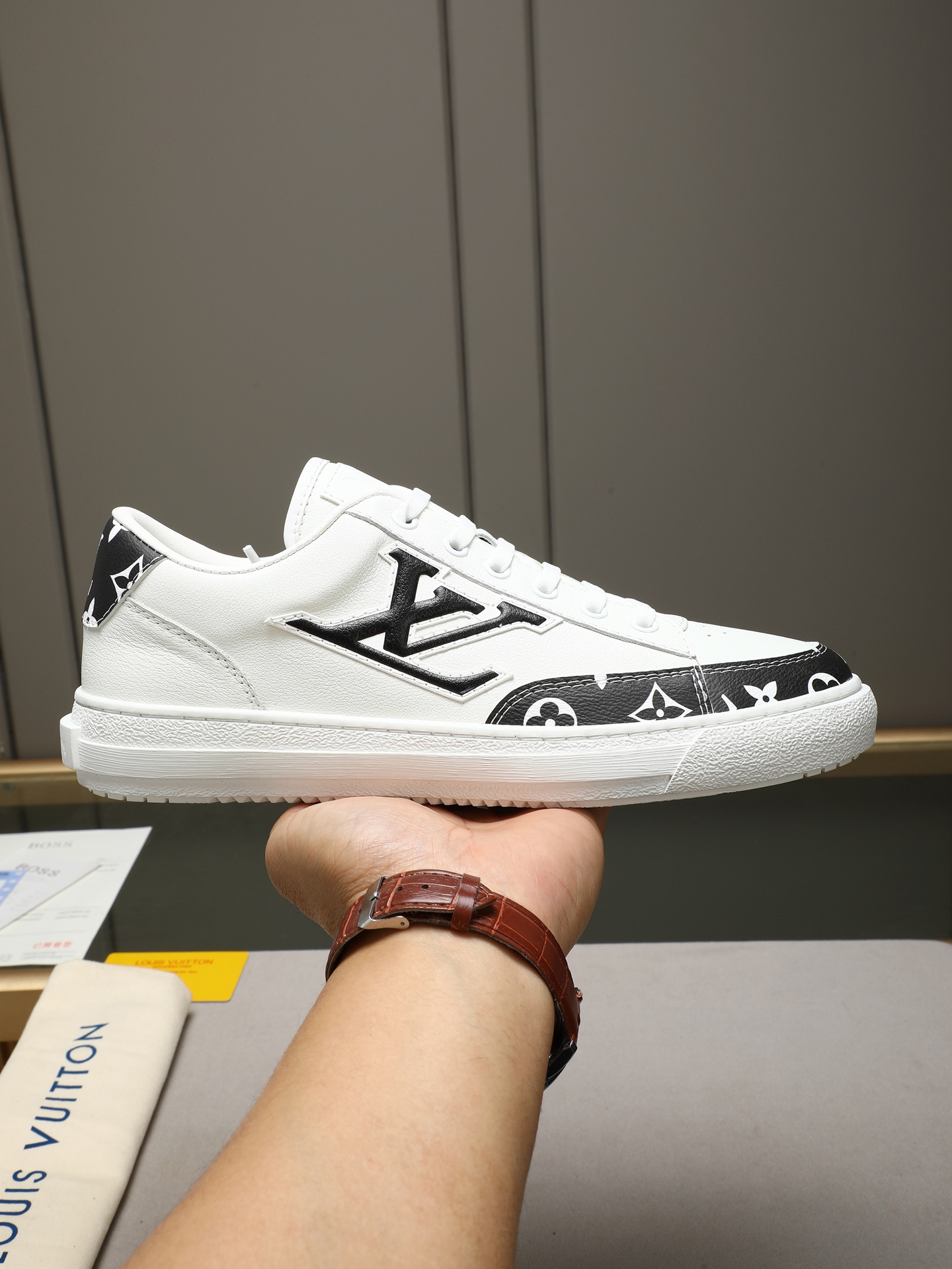 LV shoe