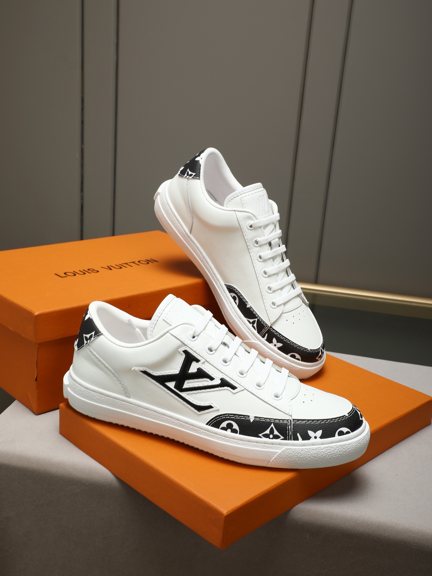 LV shoe