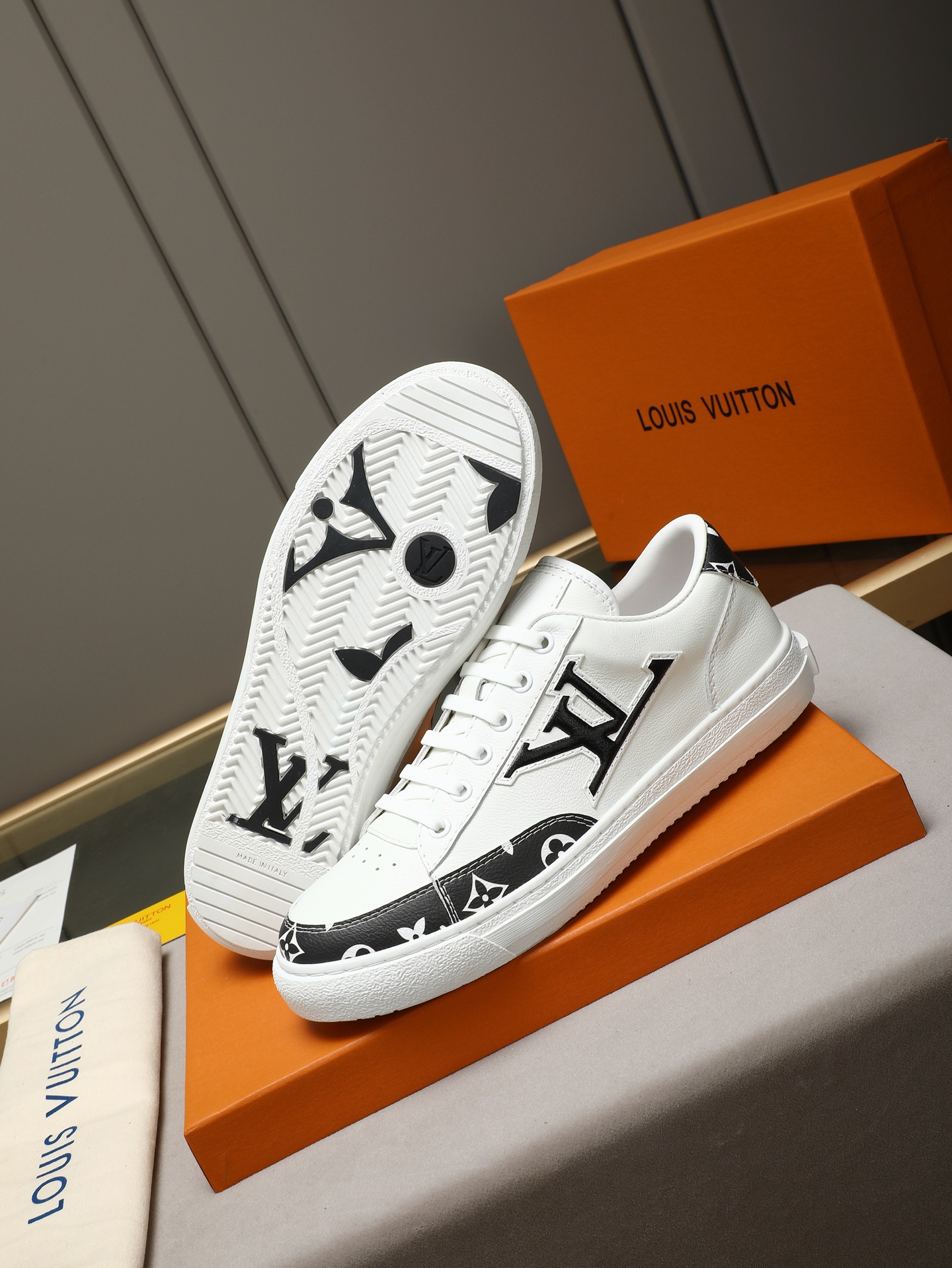 LV shoe