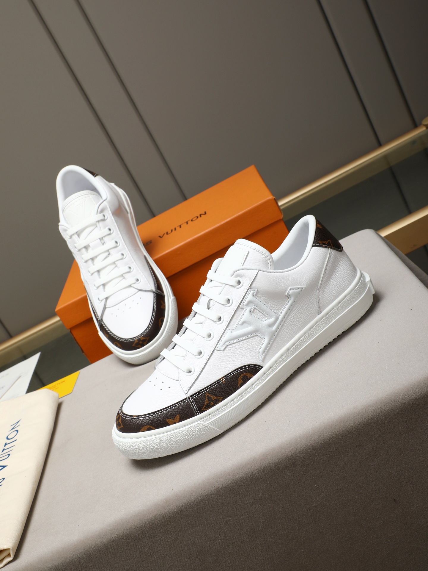 LV shoe