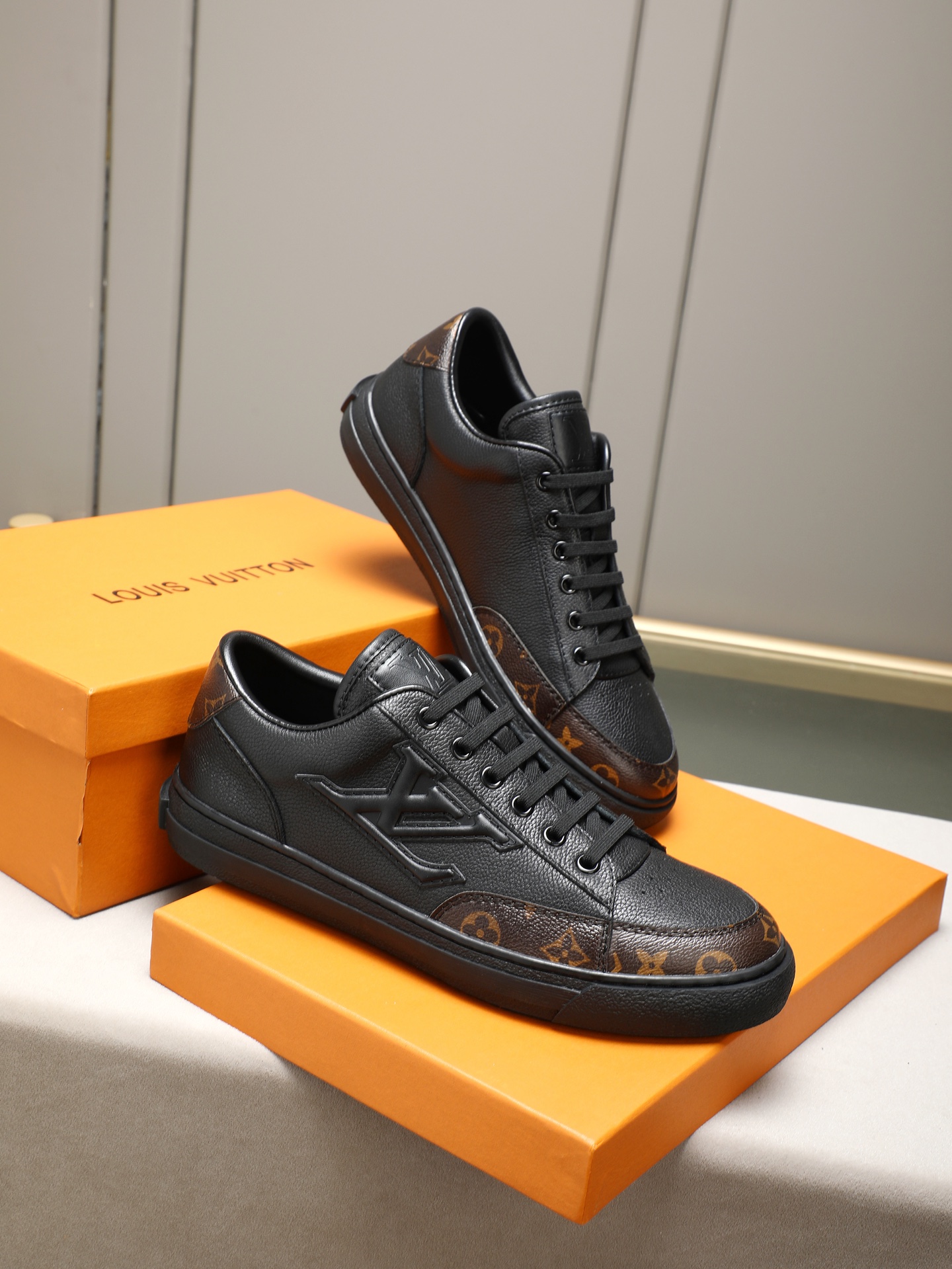 LV shoe