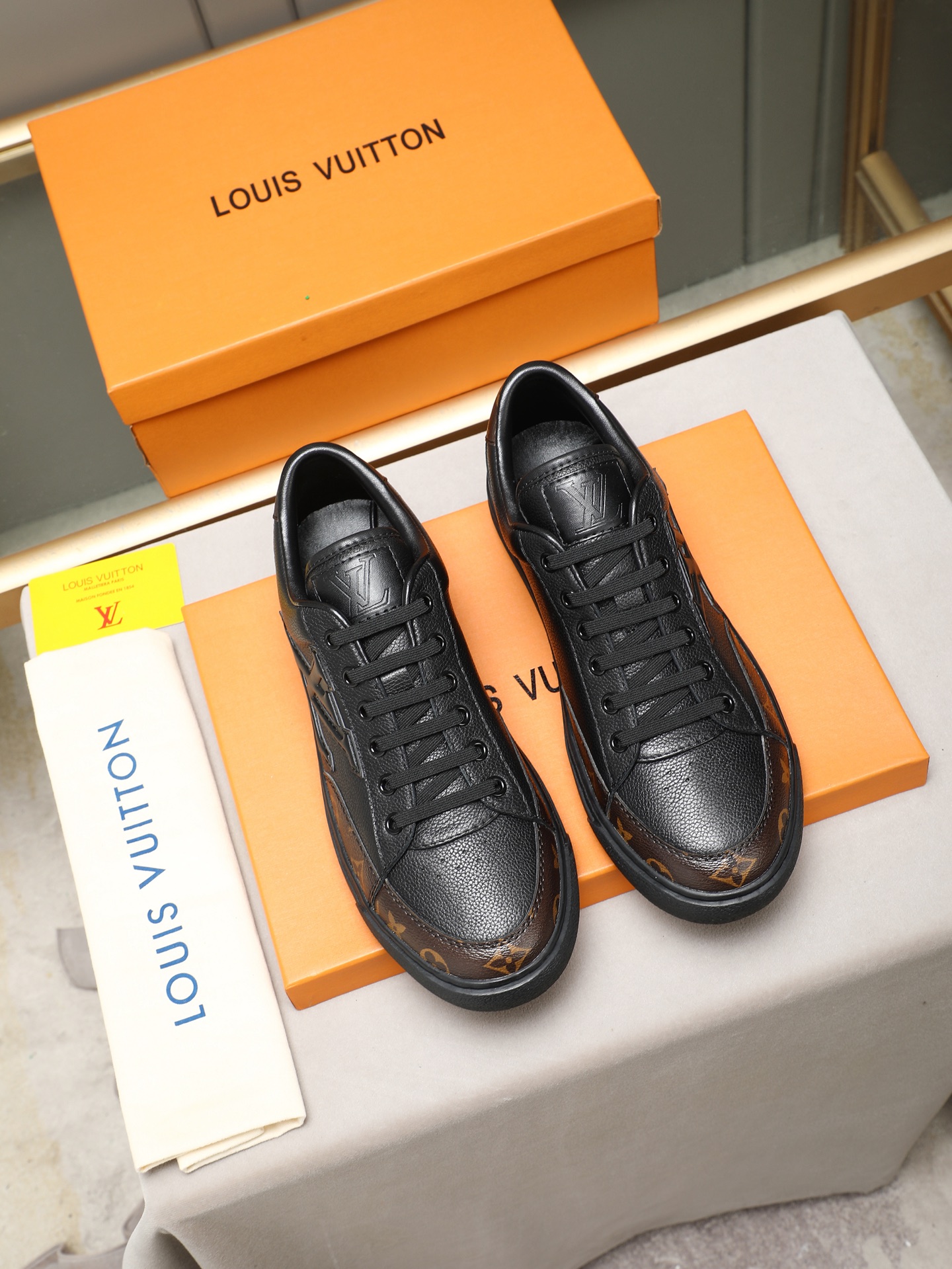 LV shoe