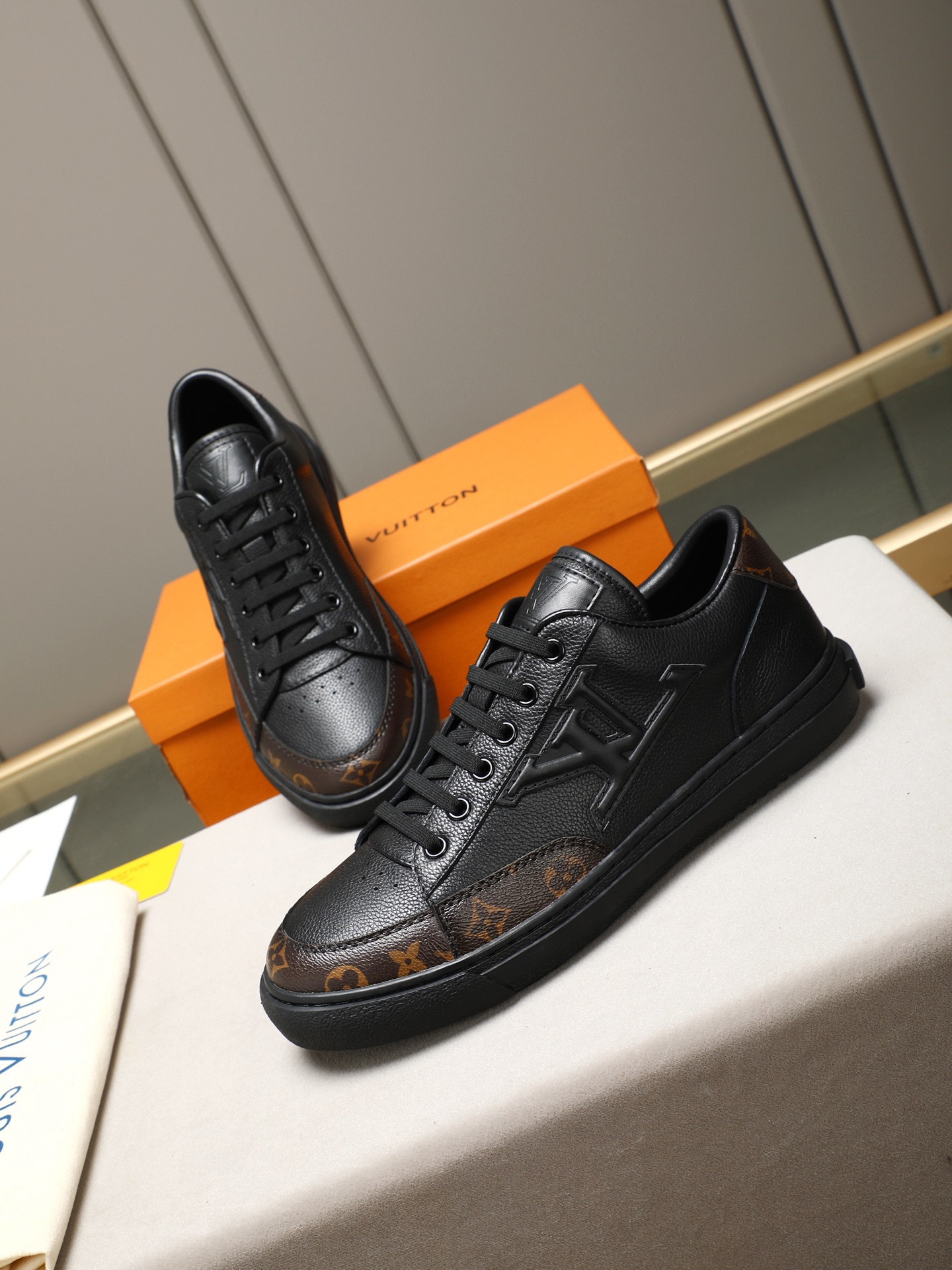 LV shoe