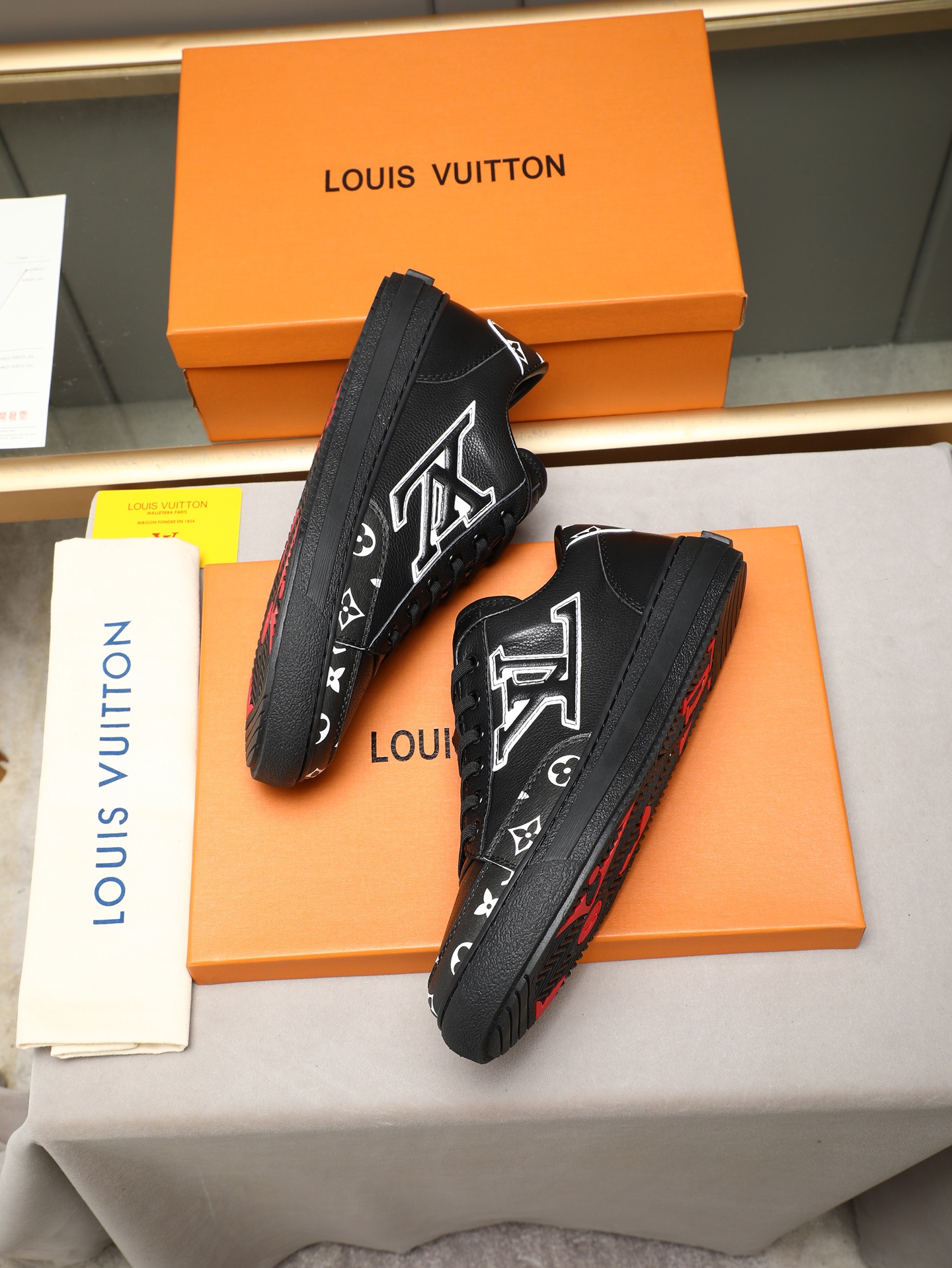LV shoe