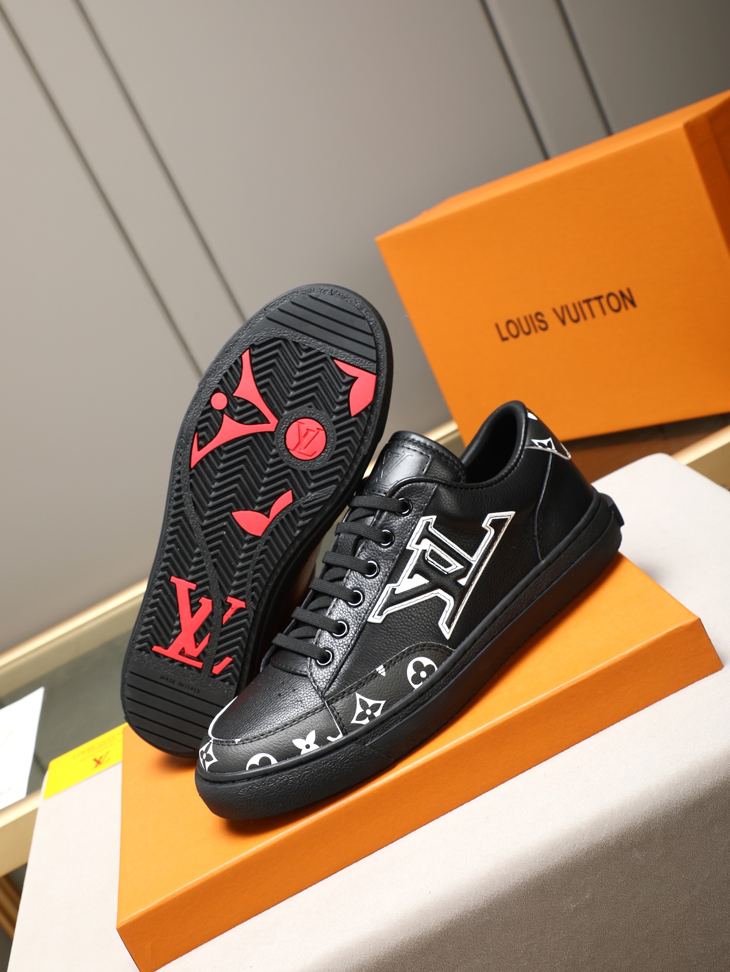 LV shoe
