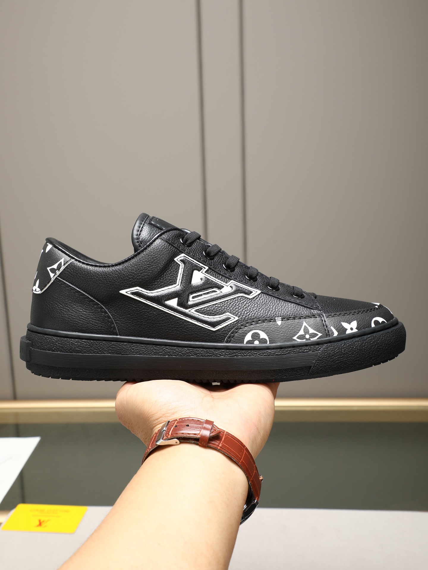 LV shoe