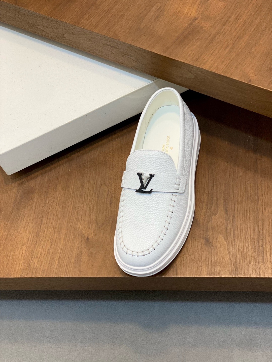 LV shoe