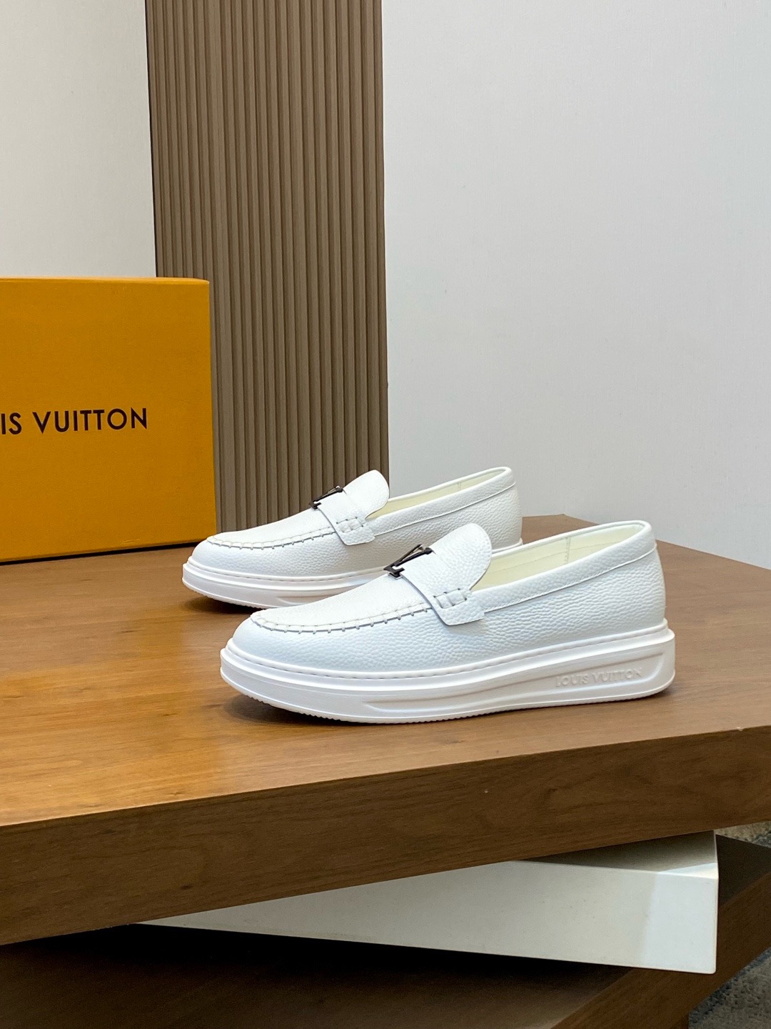 LV shoe