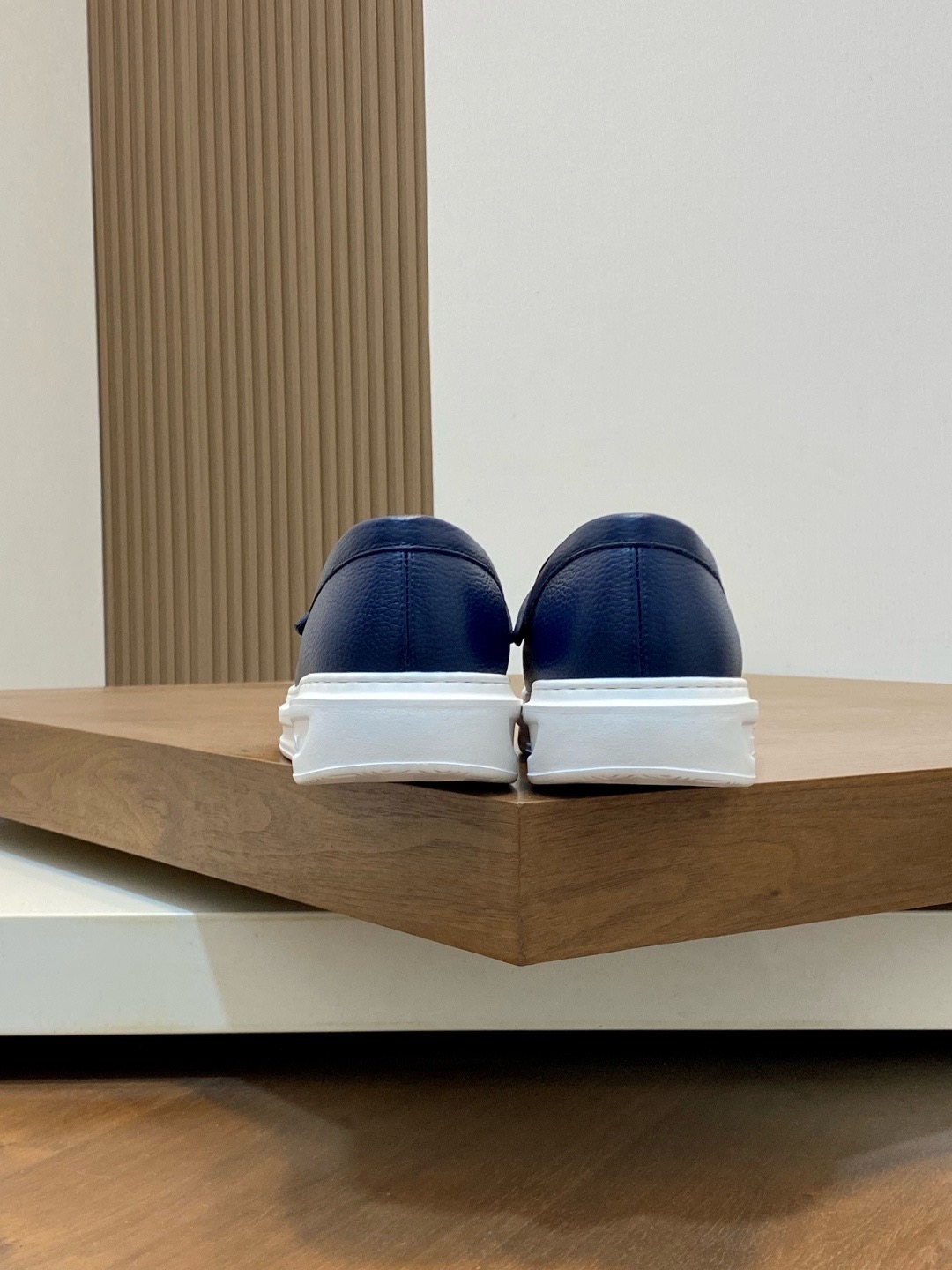 LV shoe