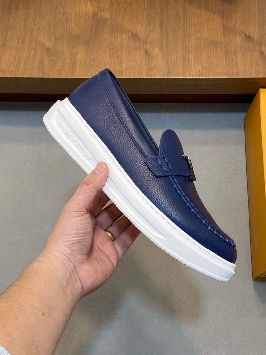 LV shoe
