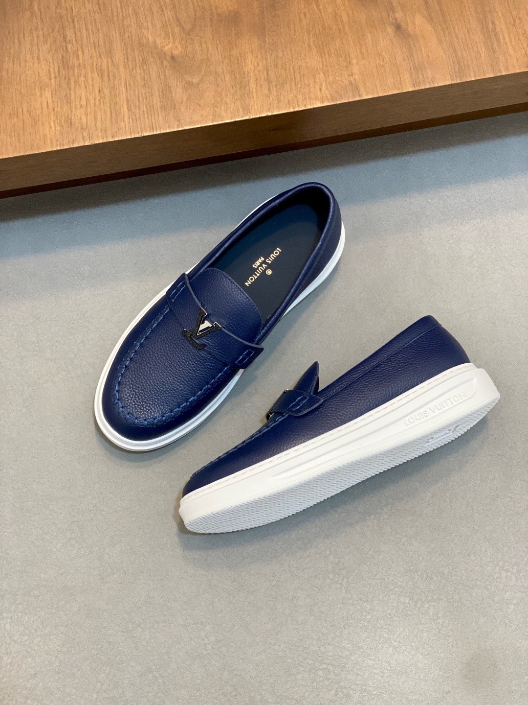 LV shoe