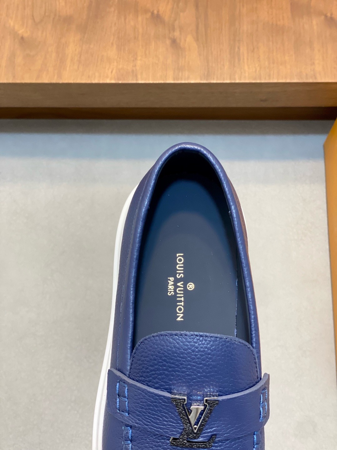 LV shoe