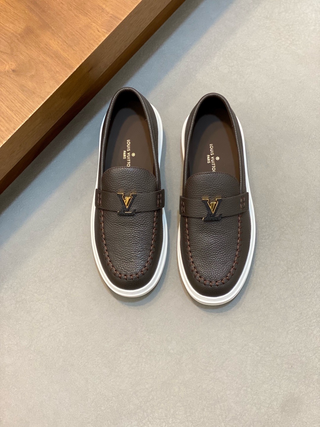 LV shoe