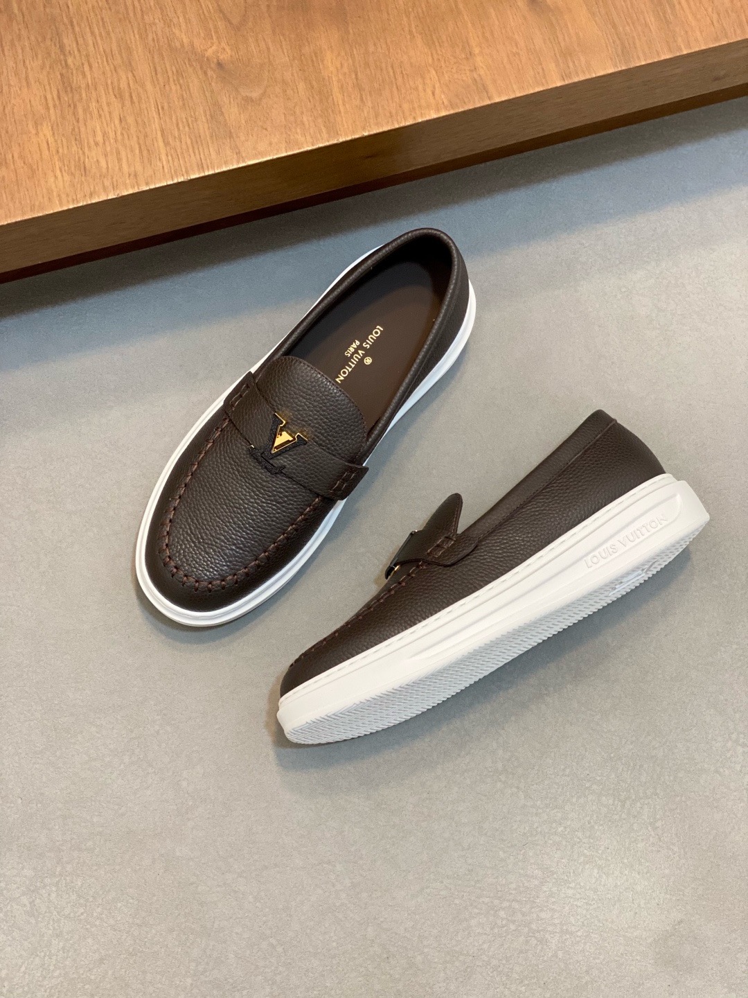 LV shoe