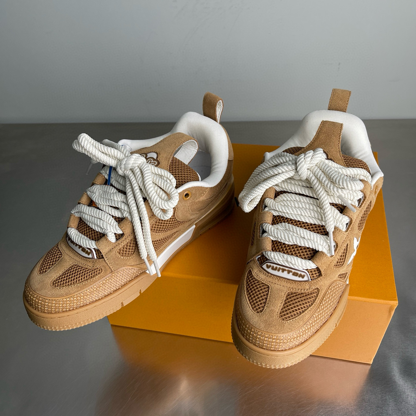 LV shoe
