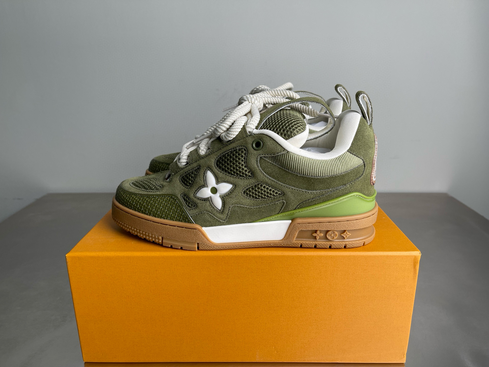 LV shoe