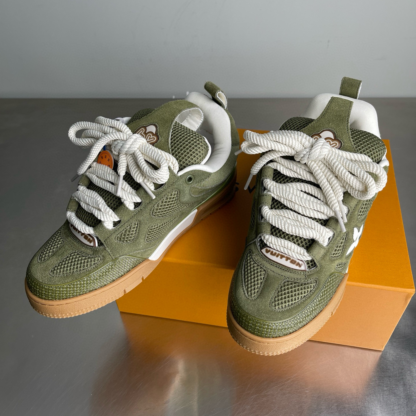 LV shoe