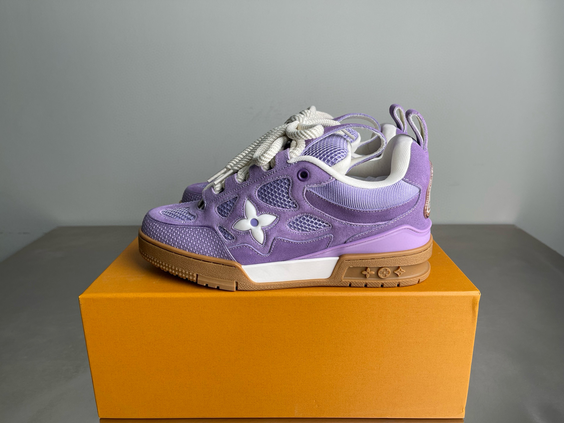 LV shoe