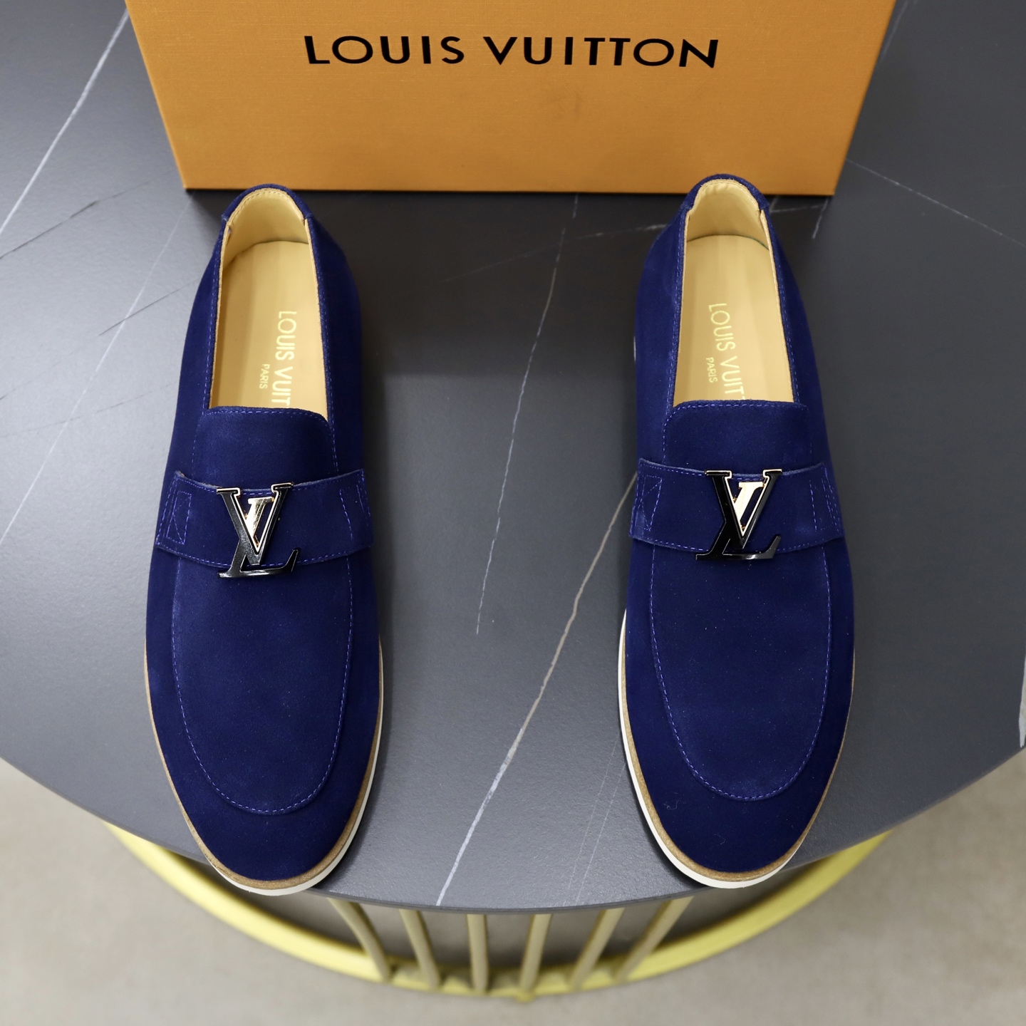 LV shoe