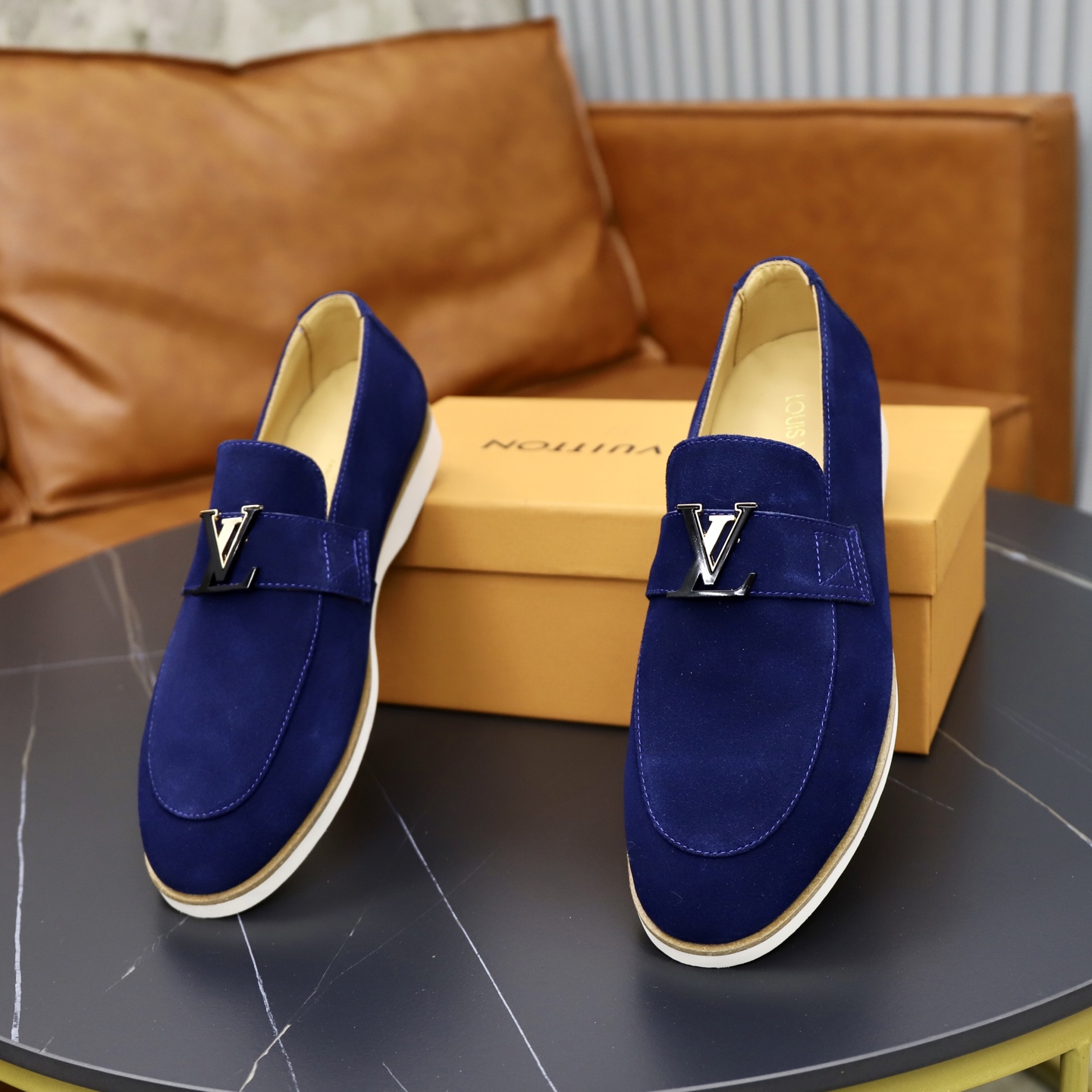 LV shoe