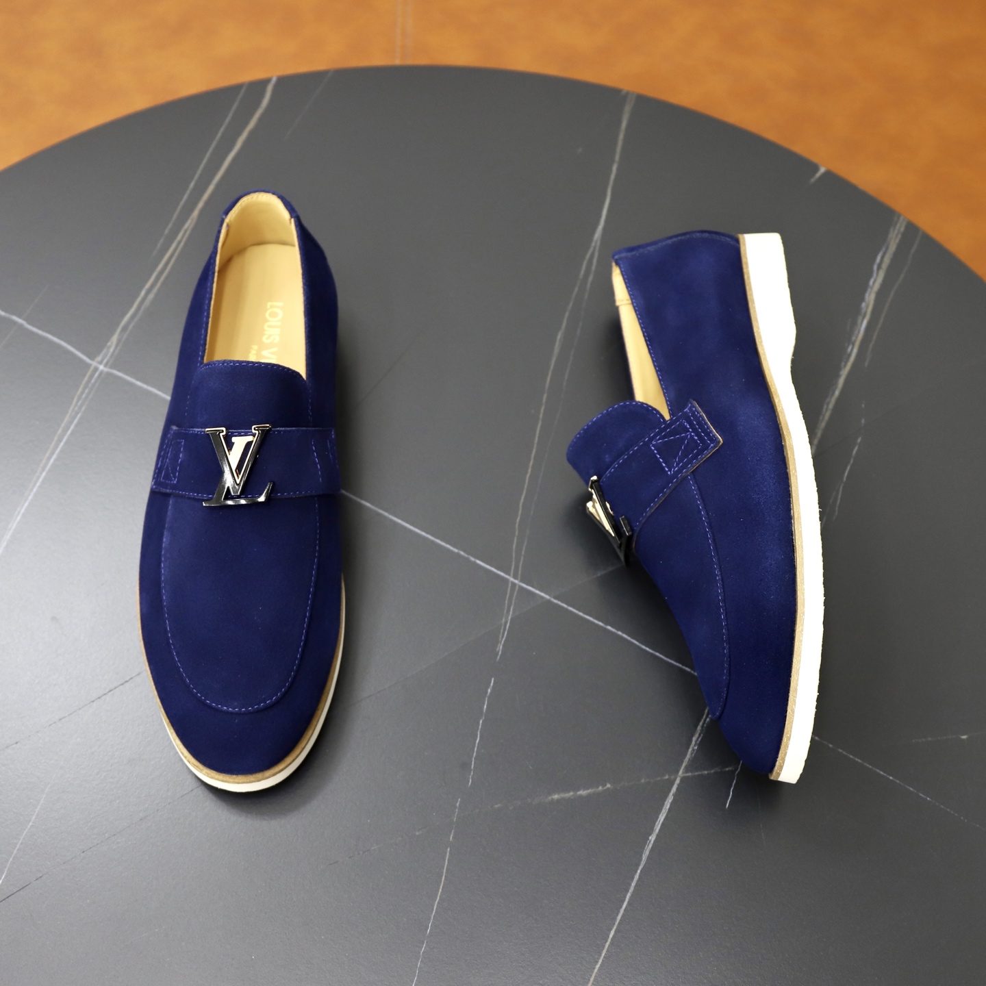 LV shoe