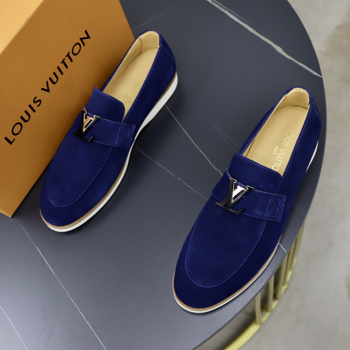 LV shoe
