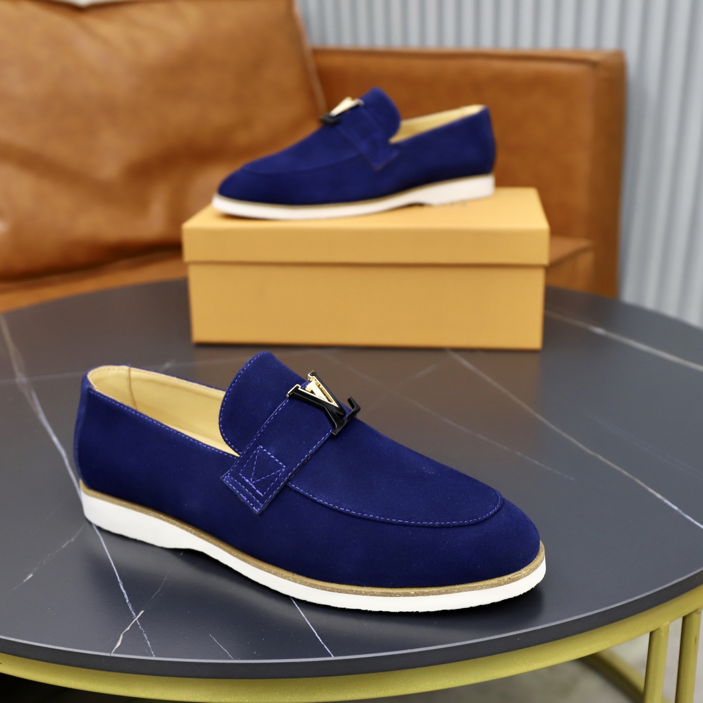 LV shoe