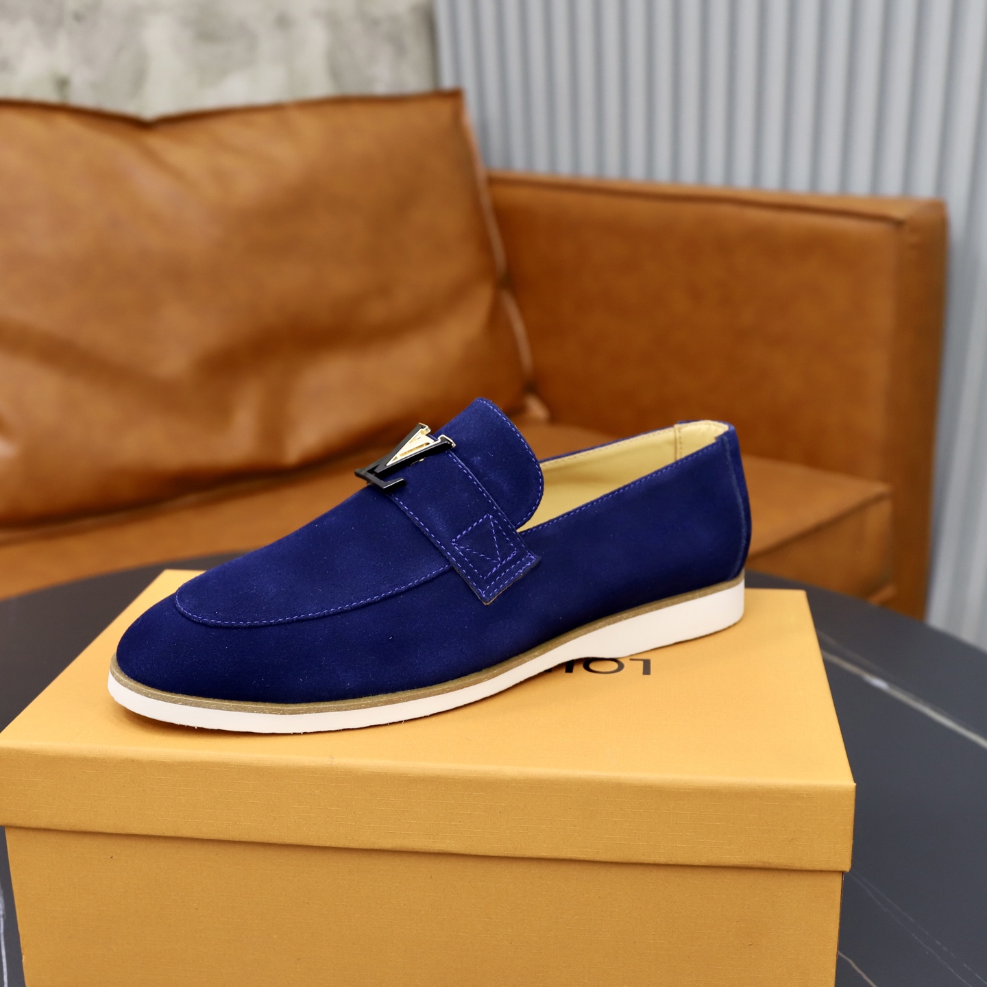 LV shoe
