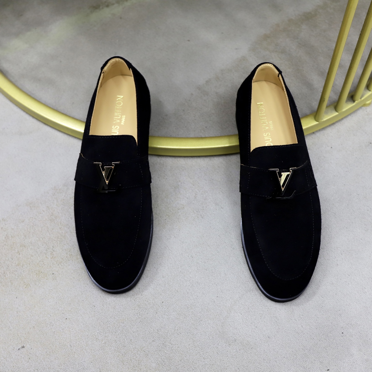 LV shoe