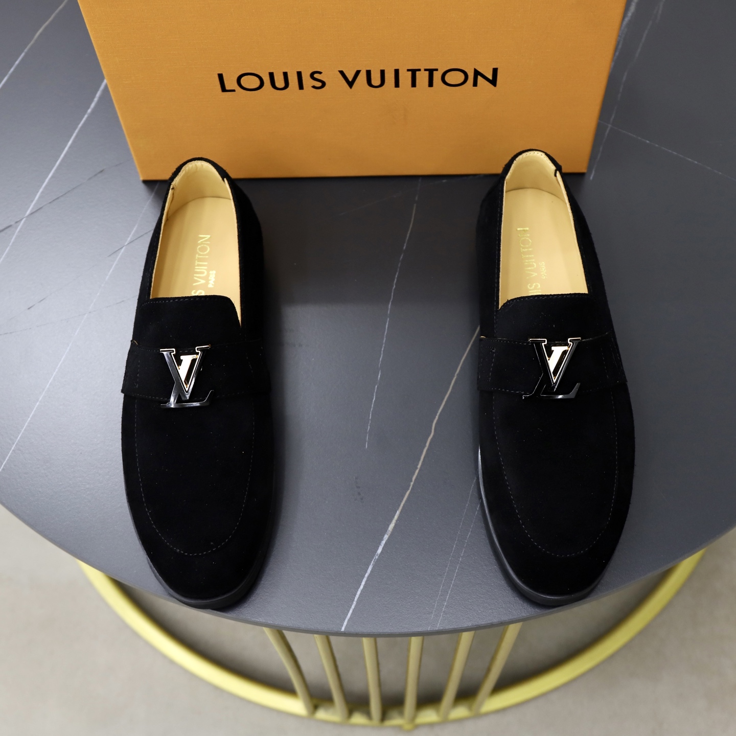 LV shoe