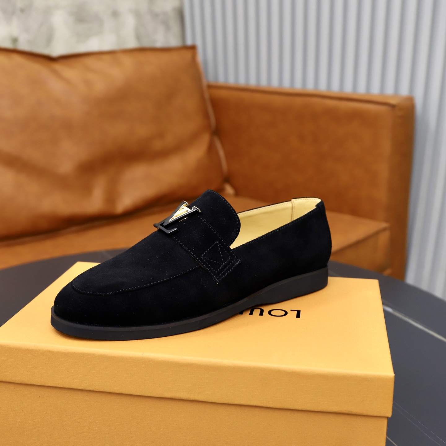LV shoe