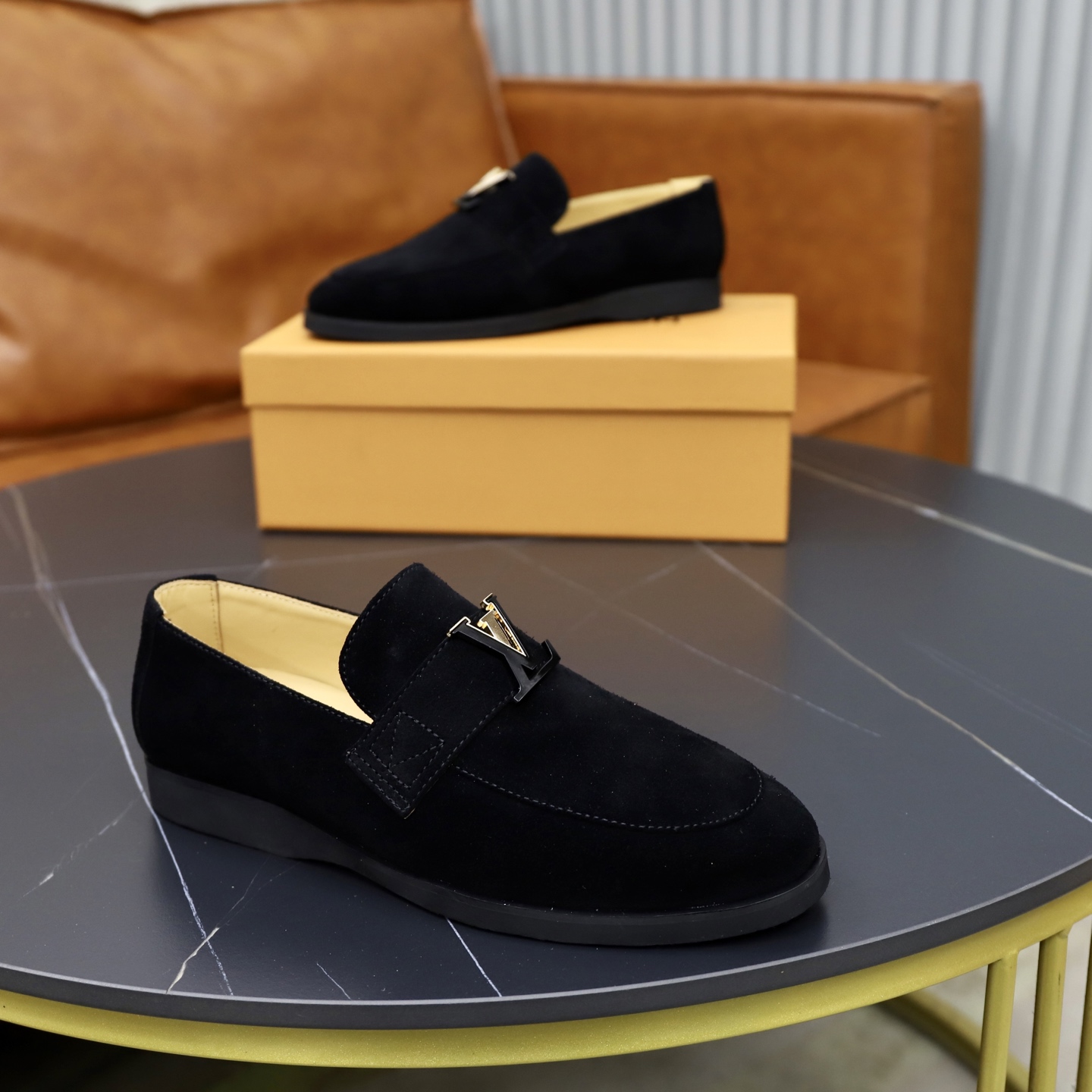LV shoe