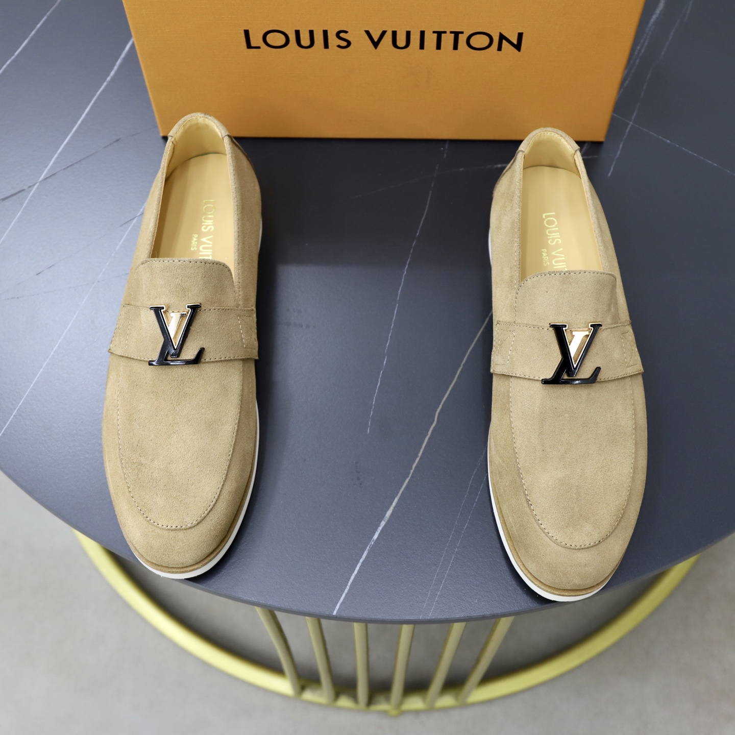 LV shoe