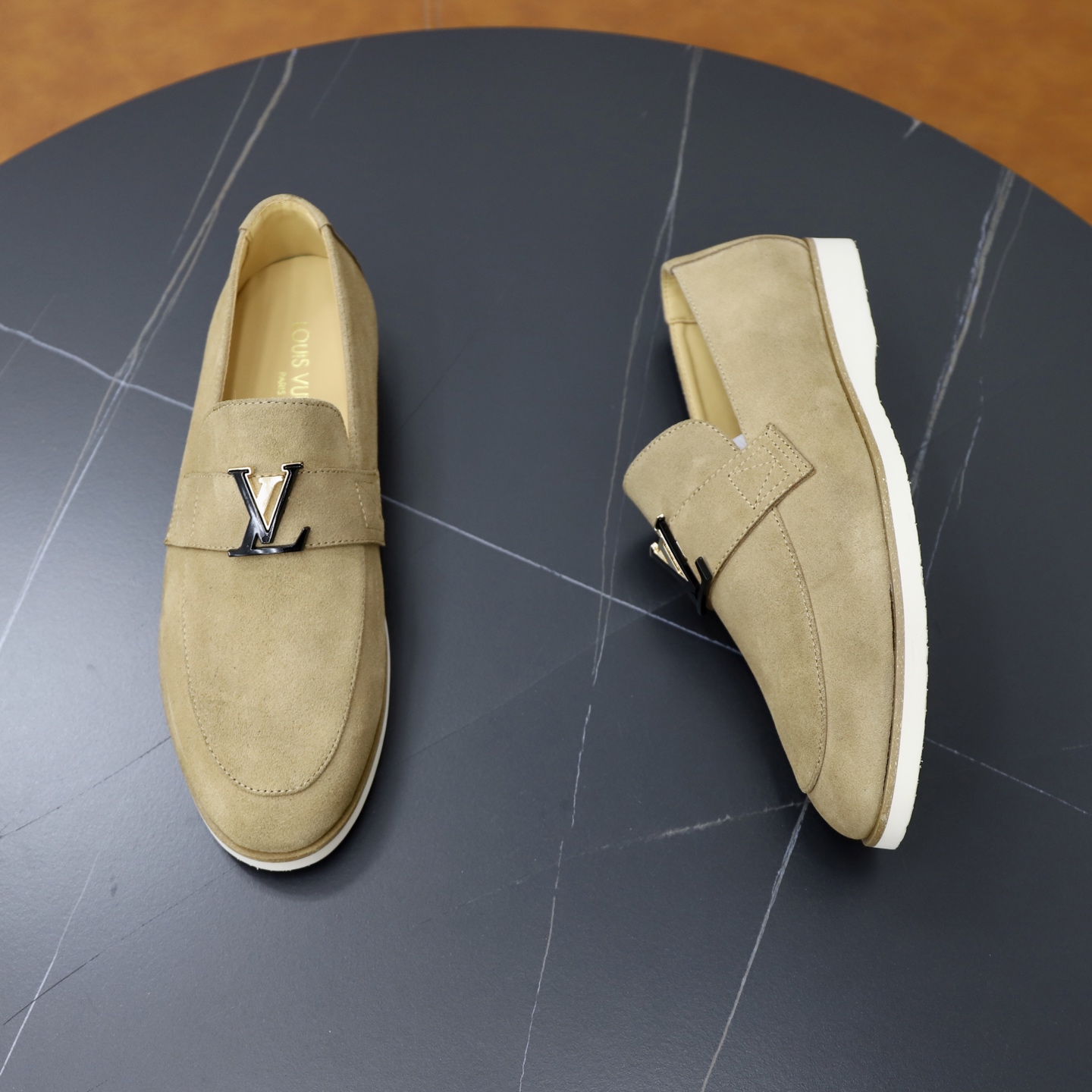 LV shoe