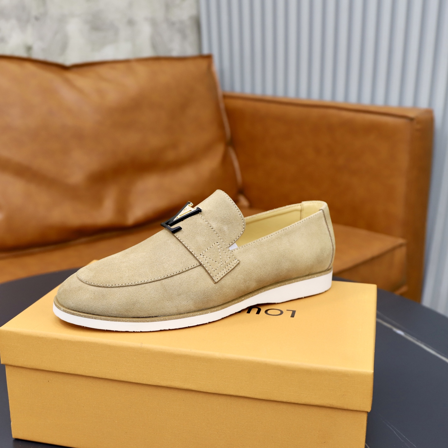 LV shoe