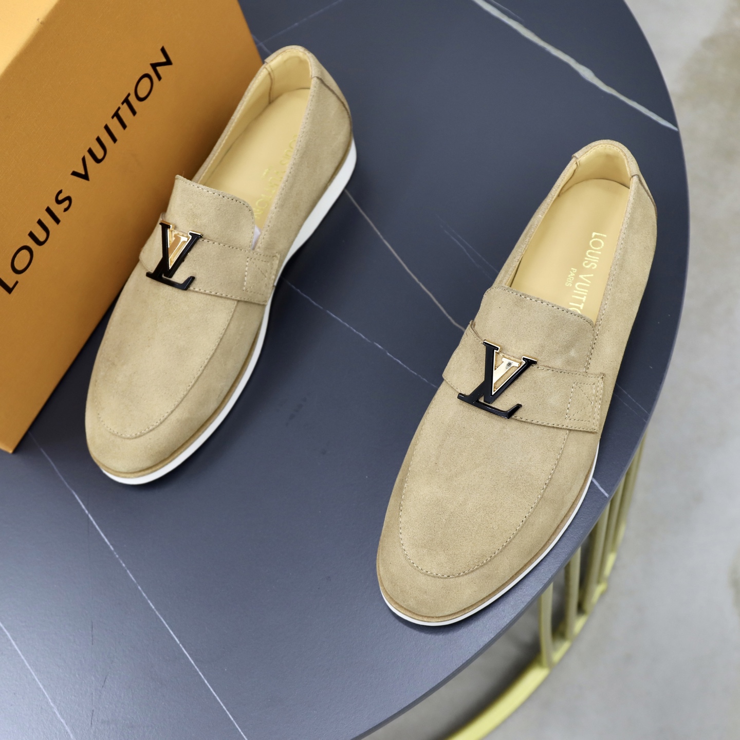 LV shoe