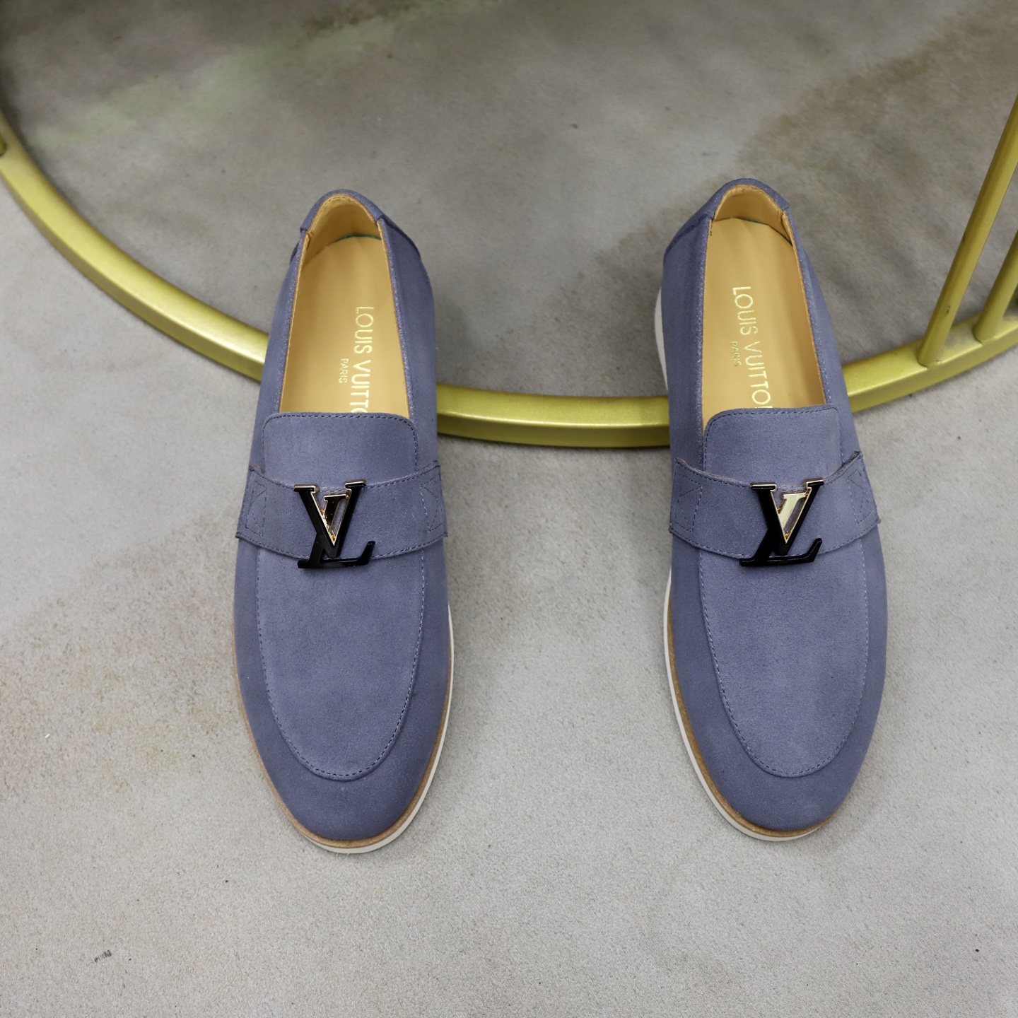 LV shoe