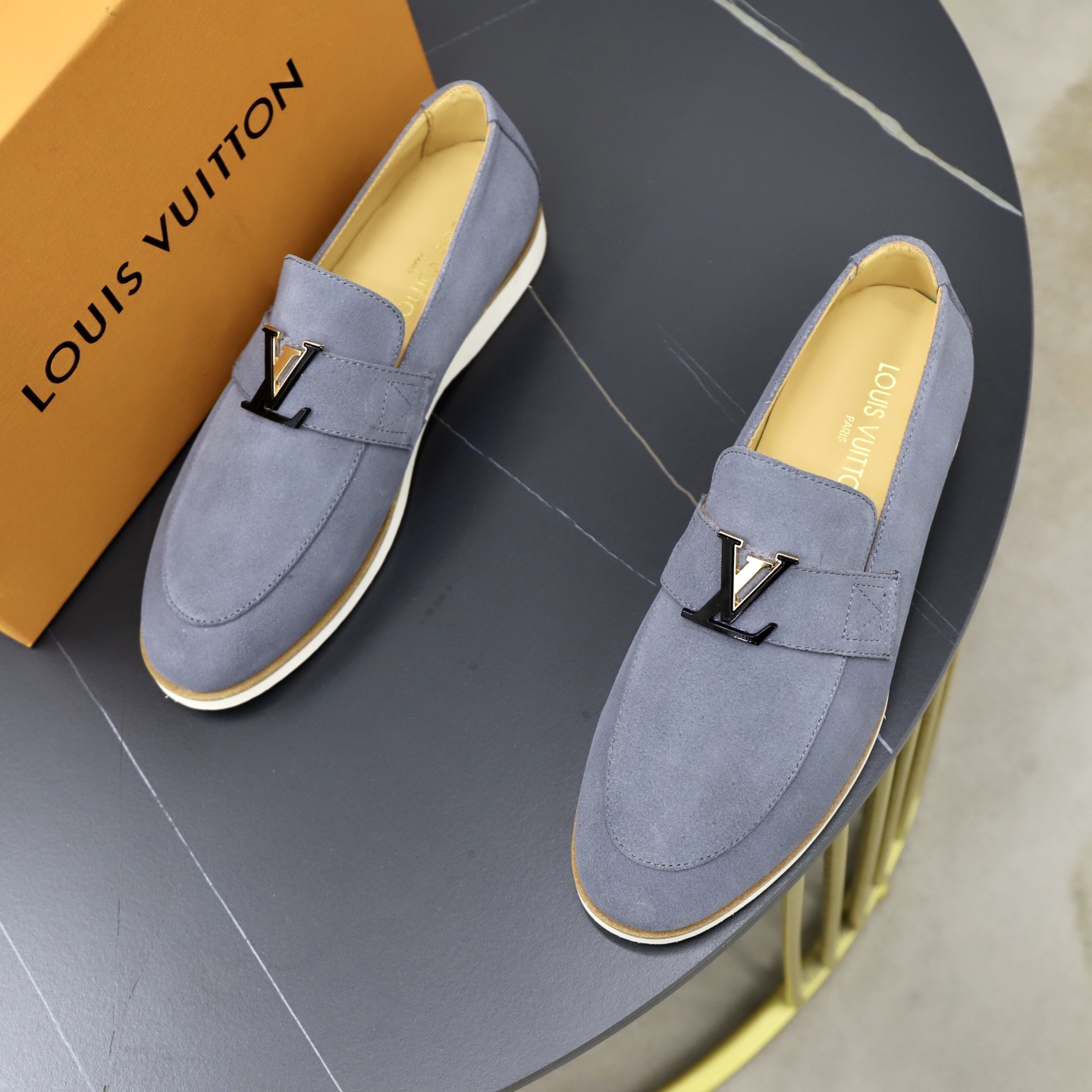 LV shoe