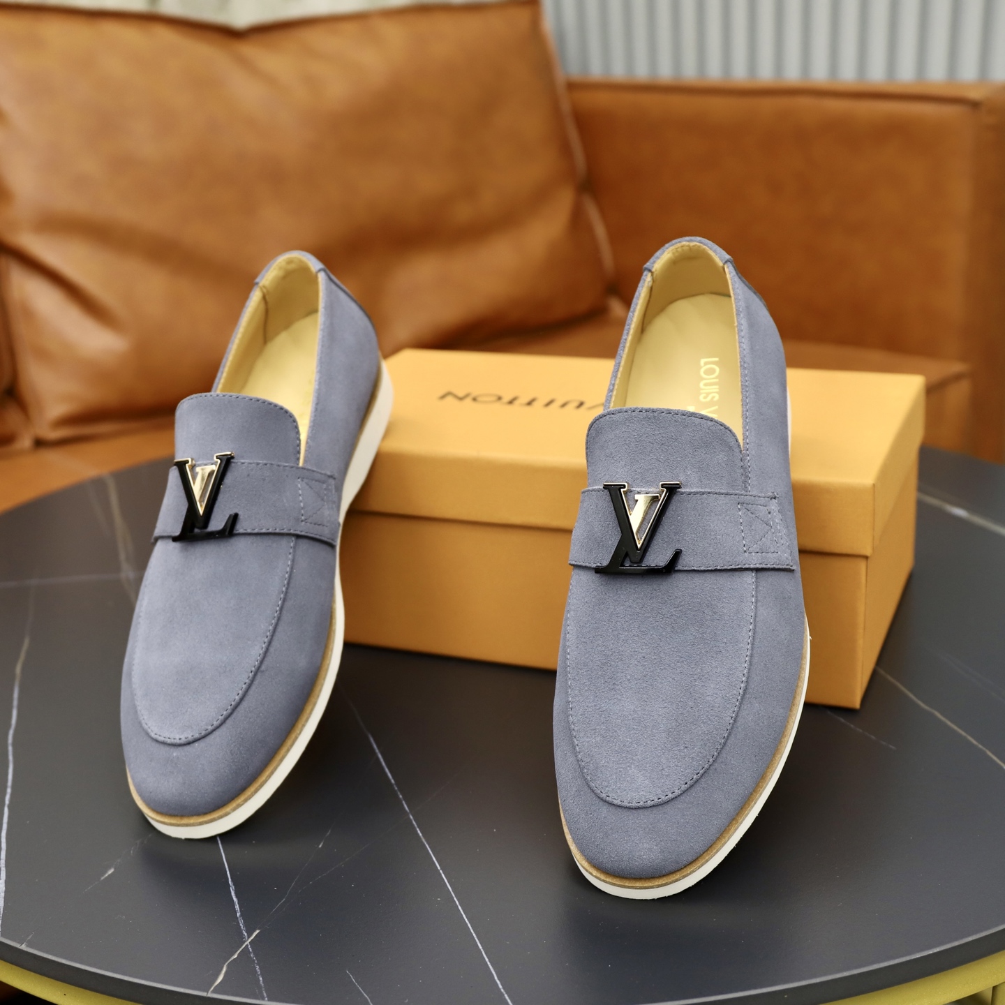 LV shoe