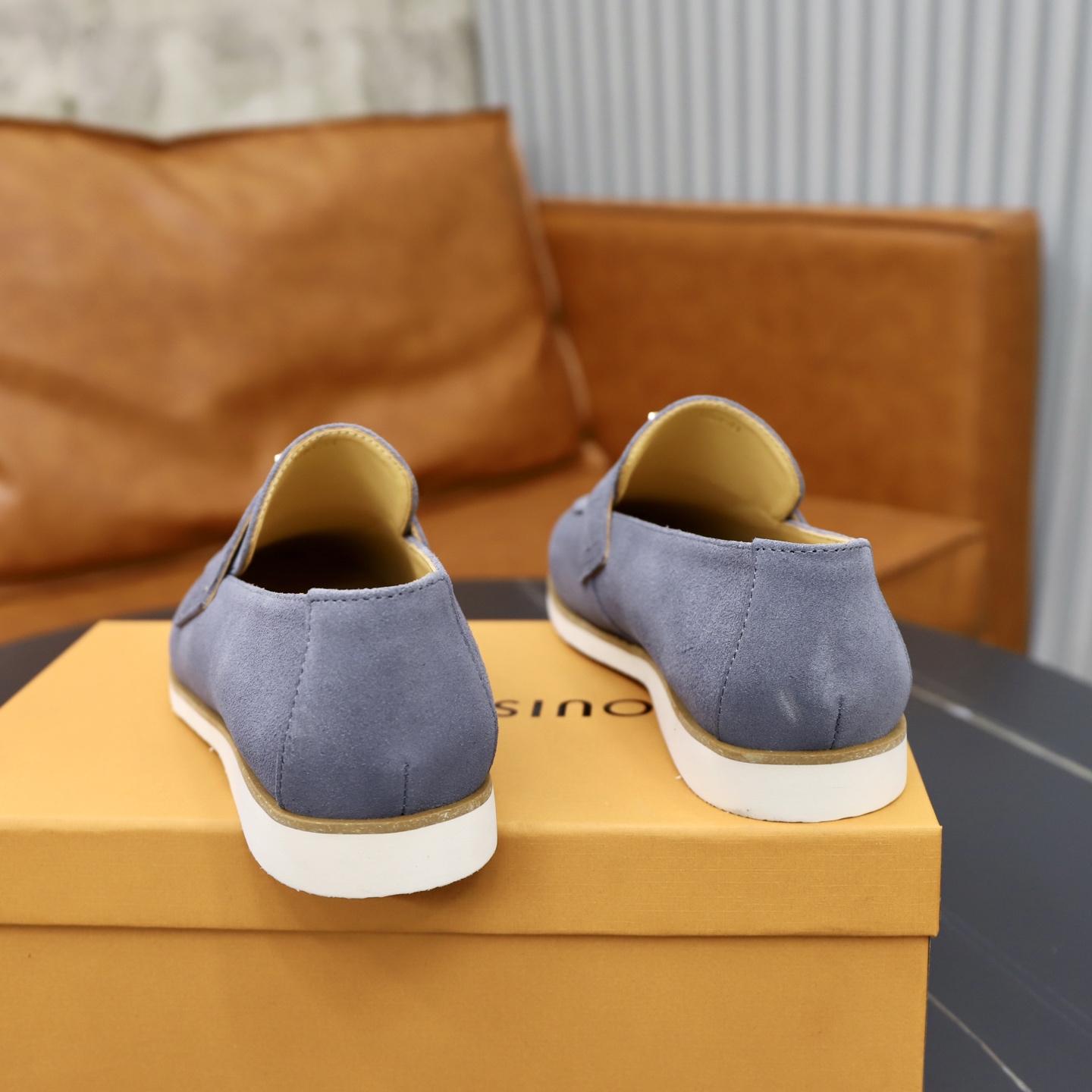 LV shoe