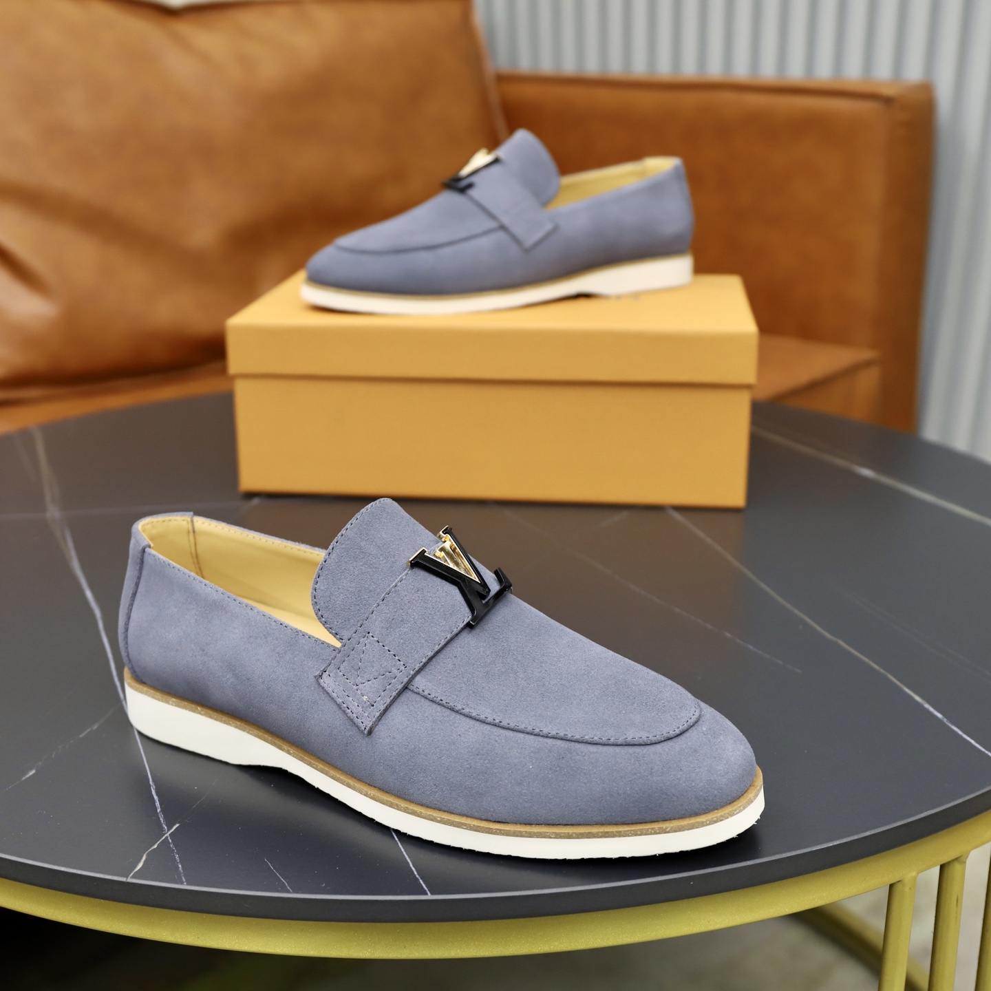 LV shoe