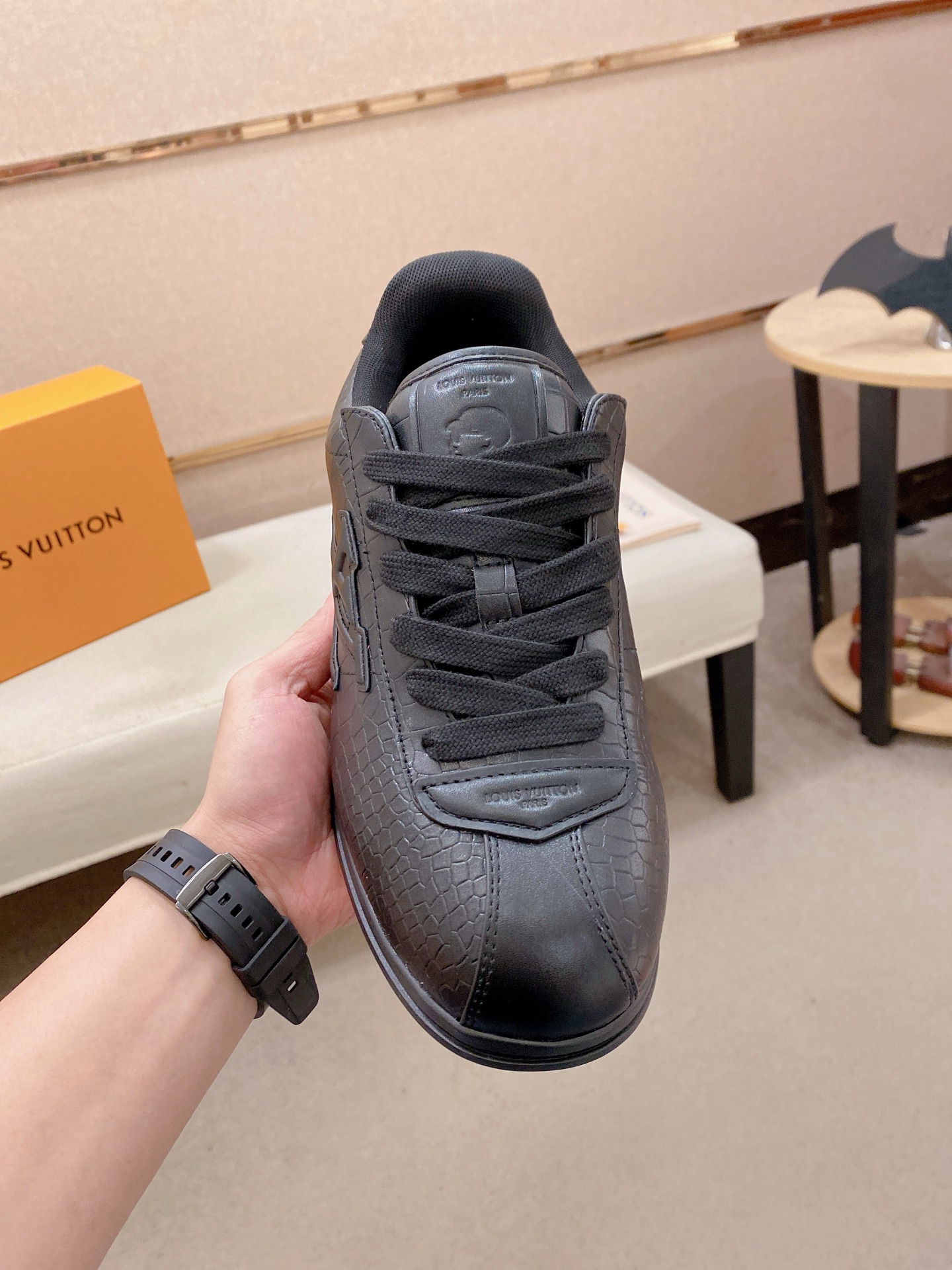 LV shoe
